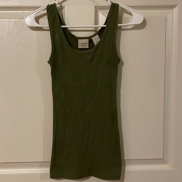 Tank top. - Picture 1 of 3